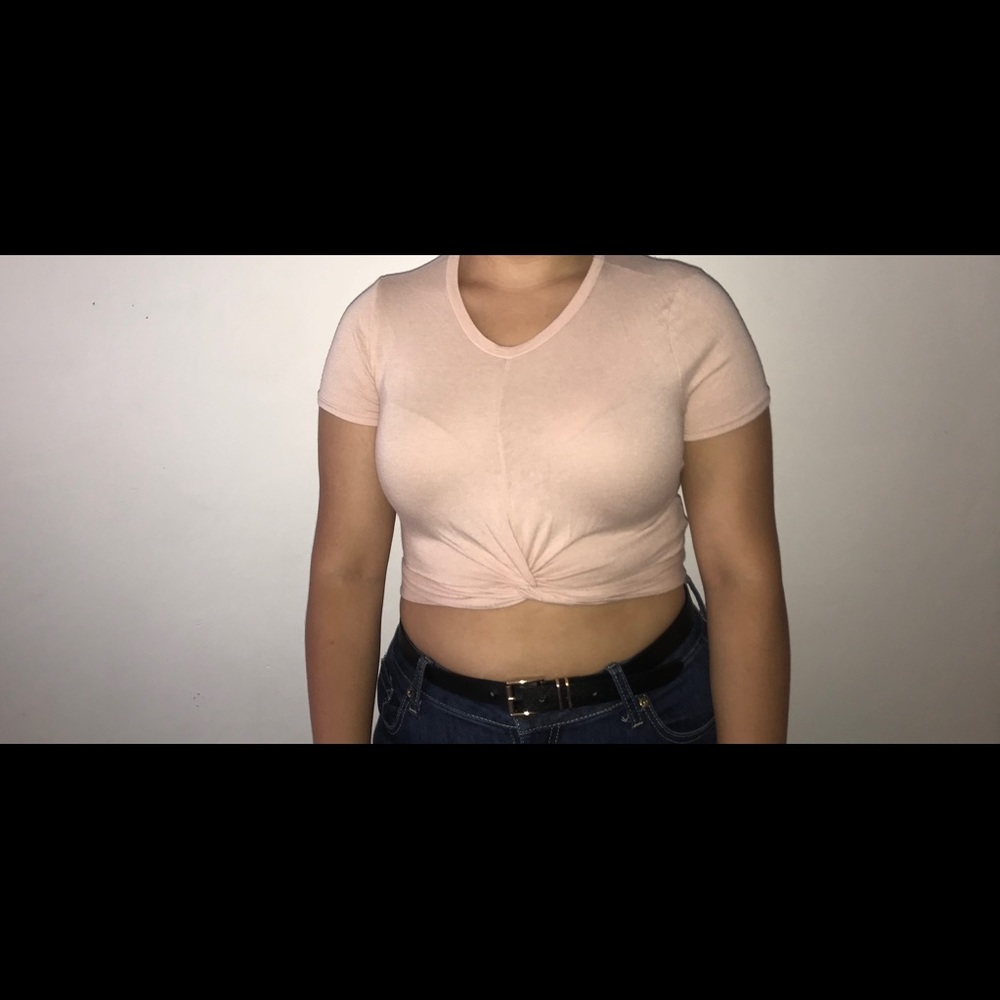 Cute knot tied crop top!